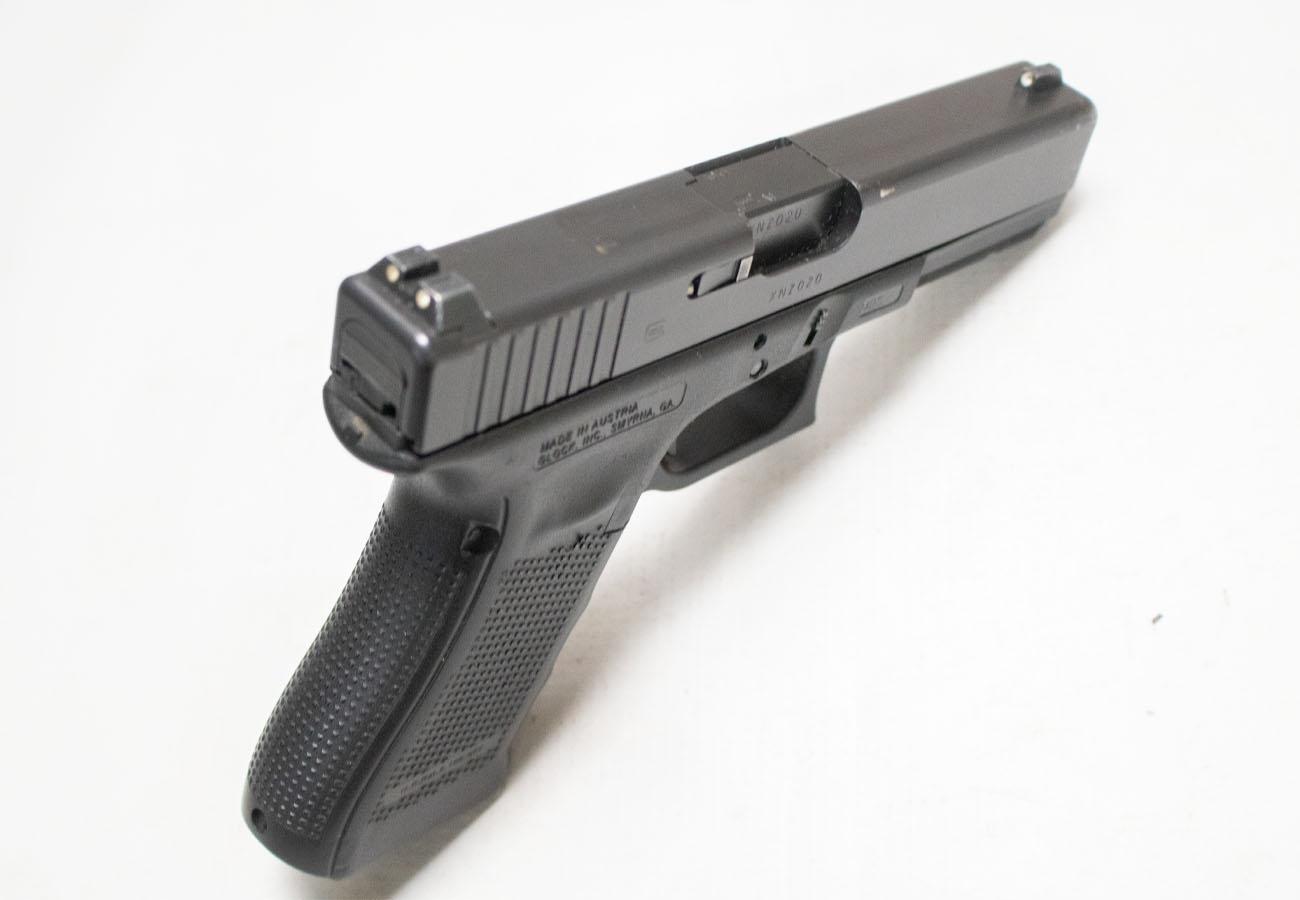 GLOCK 22 Gen4 40 S&W Police Trade-in Pistols with Front Accessory Rail (Fair Condition)